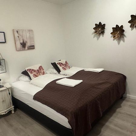 Superb Central Location, No Car Needed - Spacious Акурейри Экстерьер фото