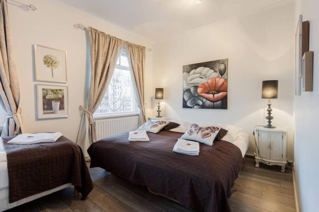 Superb Central Location, No Car Needed - Spacious Акурейри Экстерьер фото